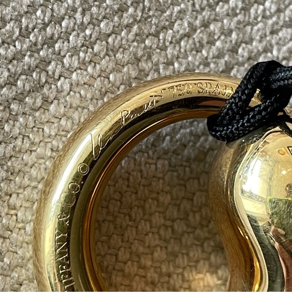 💛Tiffany & Co.💛Elsa Peretti XL Eternal Circle 18 Karat YG Pendant on Cord - Picture 8 of 11